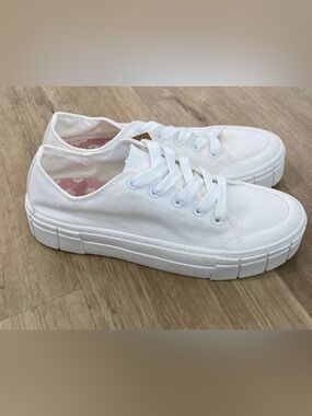 Mad love White Platform Canvas Sneakers - Women's Lace-Up